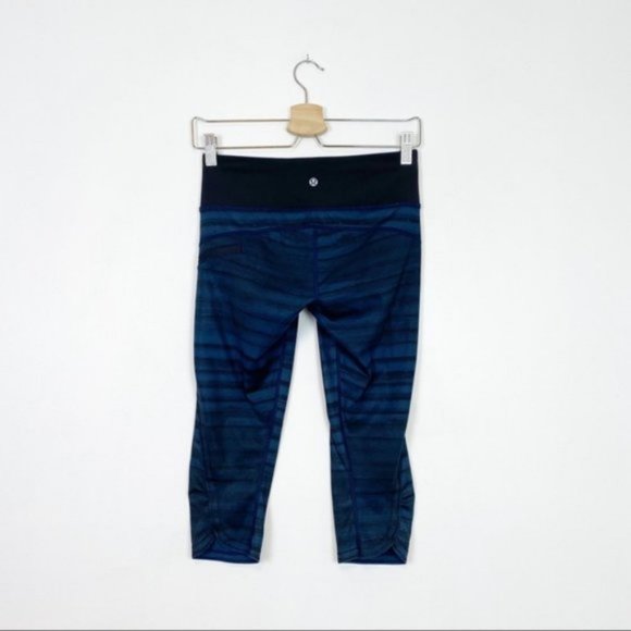 Lululemon | Top Speed Crops Good Vibes Deep Navy Black Size 4 - Picture 5 of 9